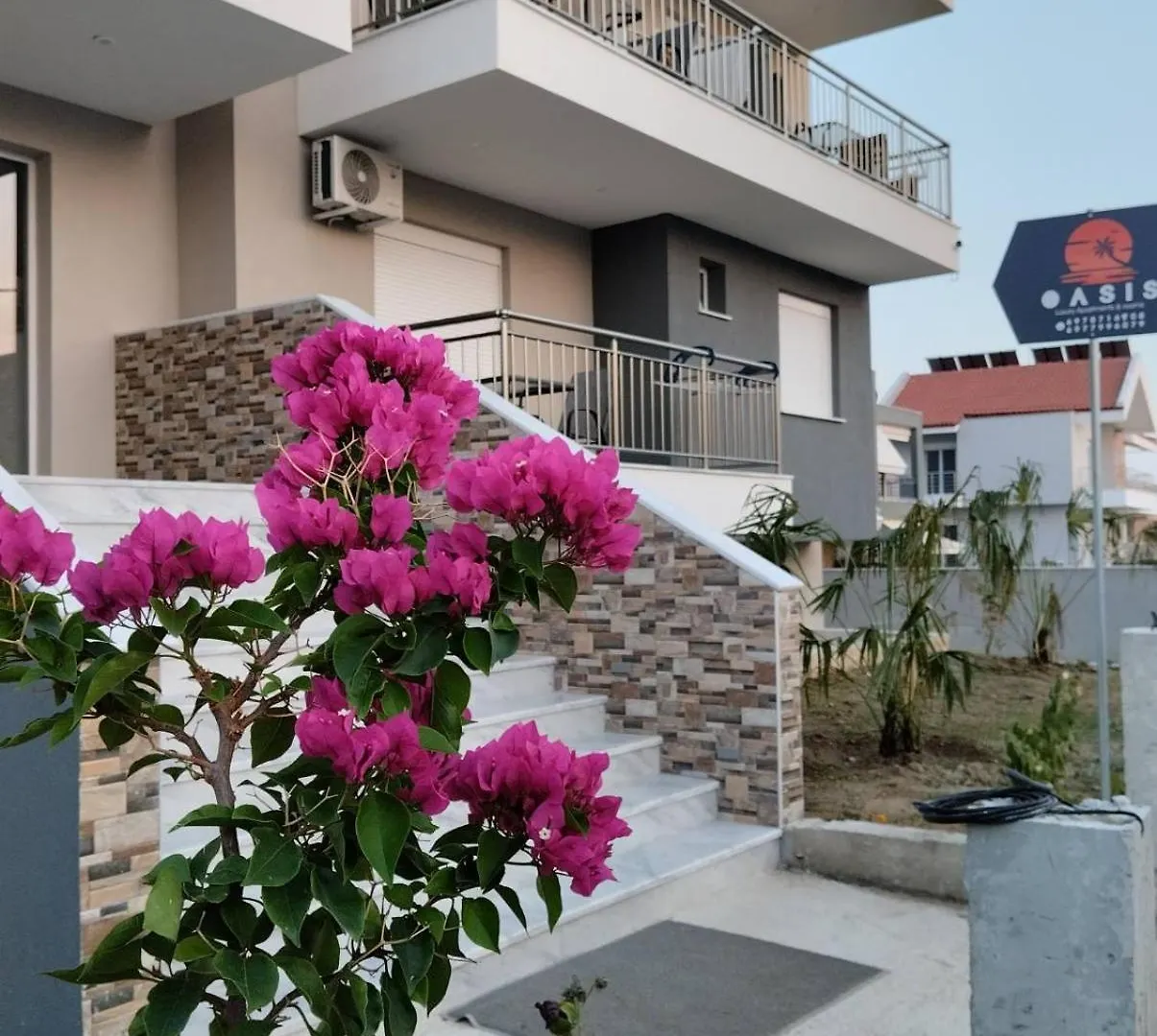 Oasis Luxury Apartments And Rooms Nikiti contacts