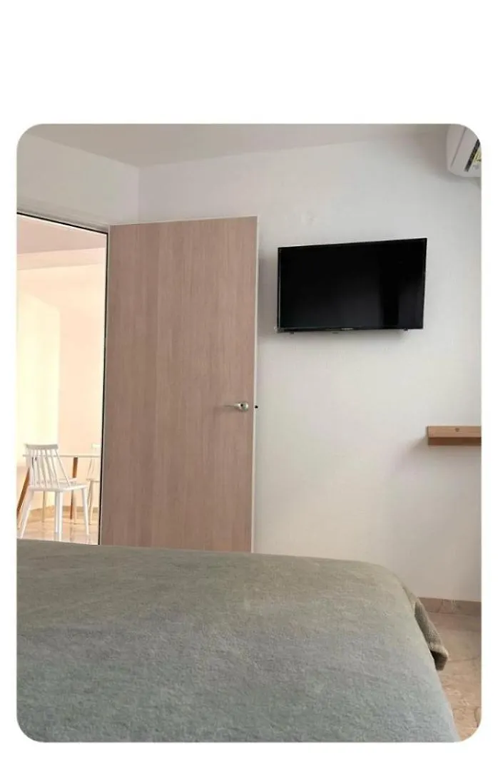 Oasis Luxury Apartments And Rooms Nikiti Greece