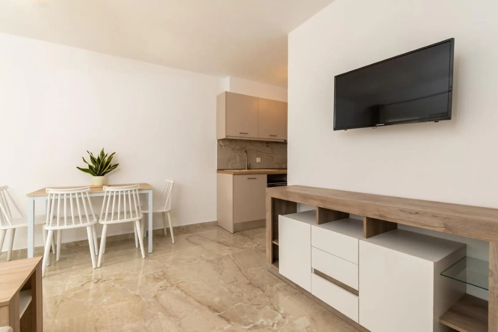Oasis Luxury Apartments And Rooms Nikiti Greece
