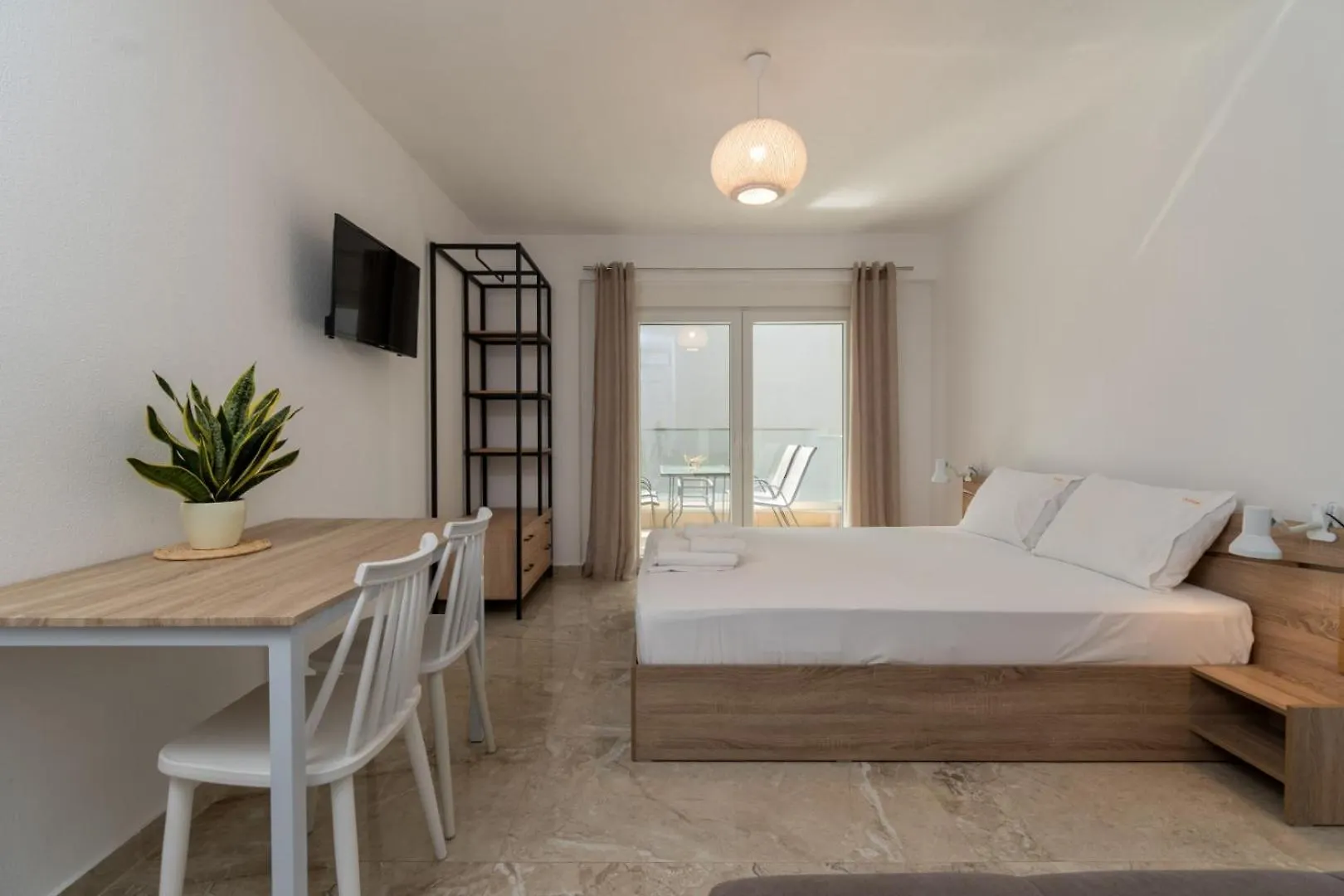 Oasis Luxury Apartments And Rooms Nikiti Greece