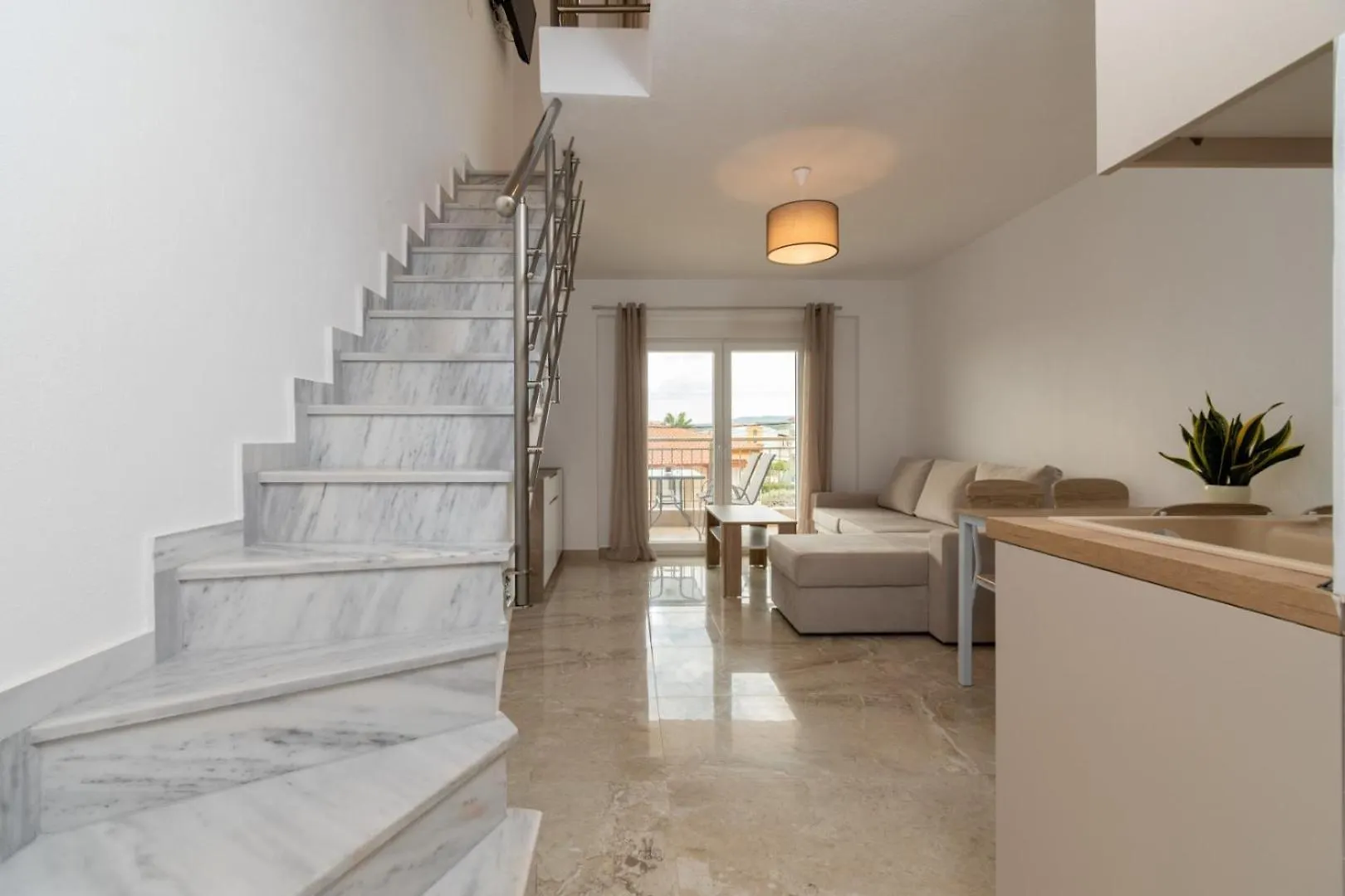 Oasis Luxury Apartments And Rooms Nikiti